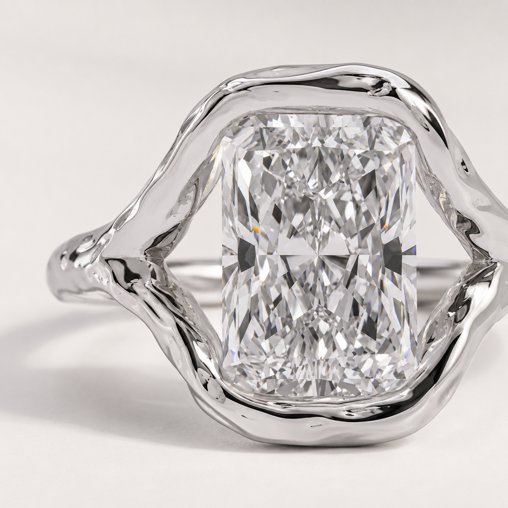 18K White Gold Emerald-Cut Diamond Ring