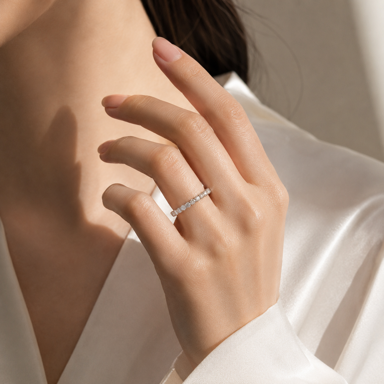 18K White Gold Round Diamond Ring(0.10 ct Each)
