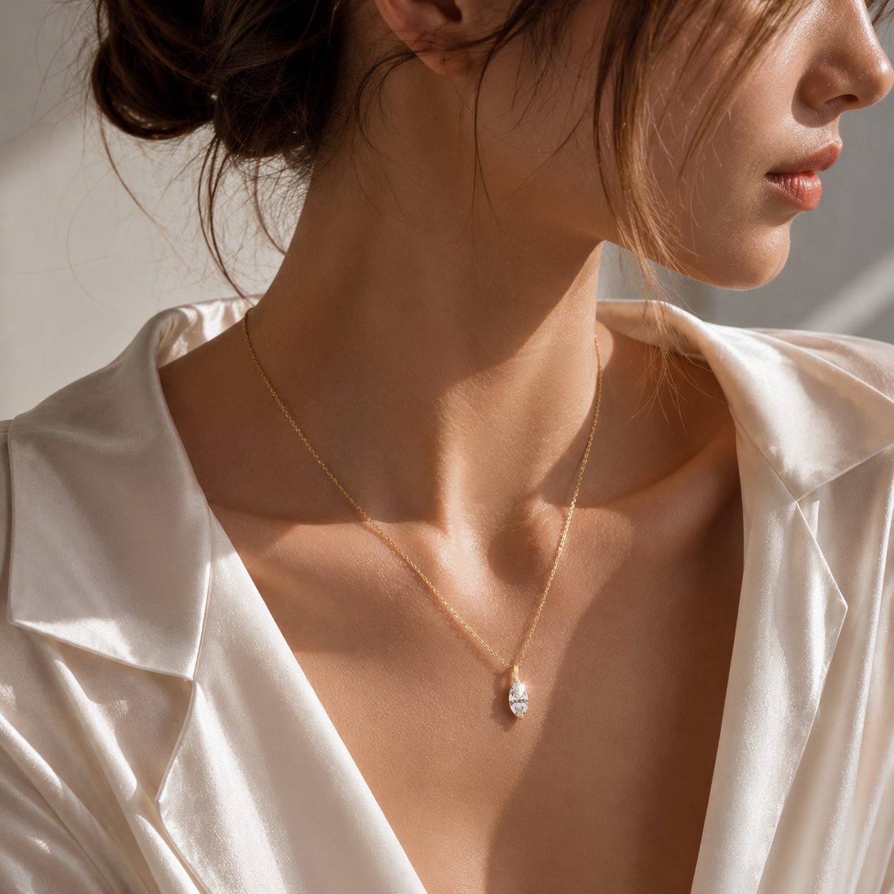18K Yellow Gold Marquise Diamond Solitaire Pendant(1 Carat)