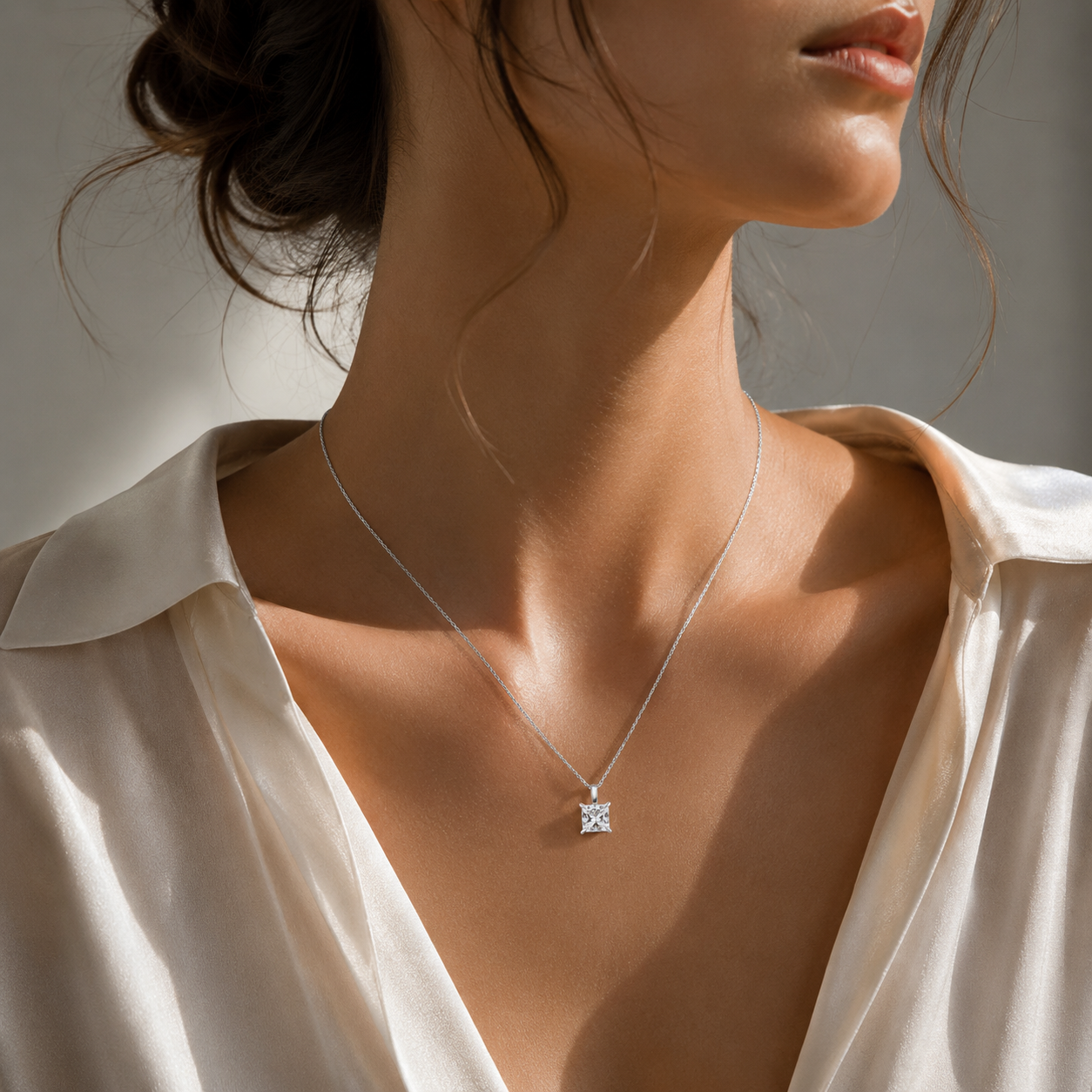 18K White Gold Princess-Cut Diamond Solitaire Pendant(1 Carat)