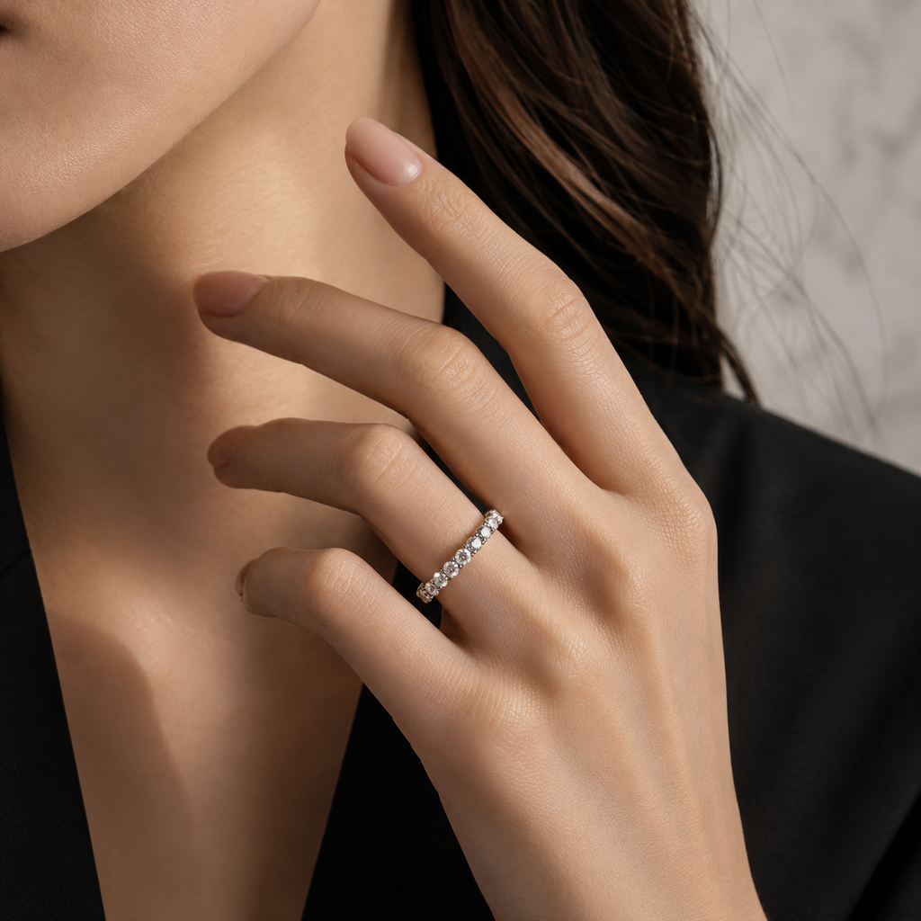 18K White Gold Round Diamond Ring(0.05 ct Each)