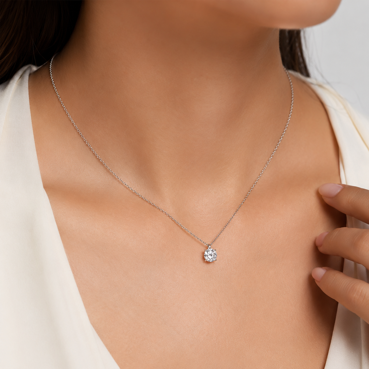18K White Gold Round Solitaire Diamond Pendant (1 Carat)