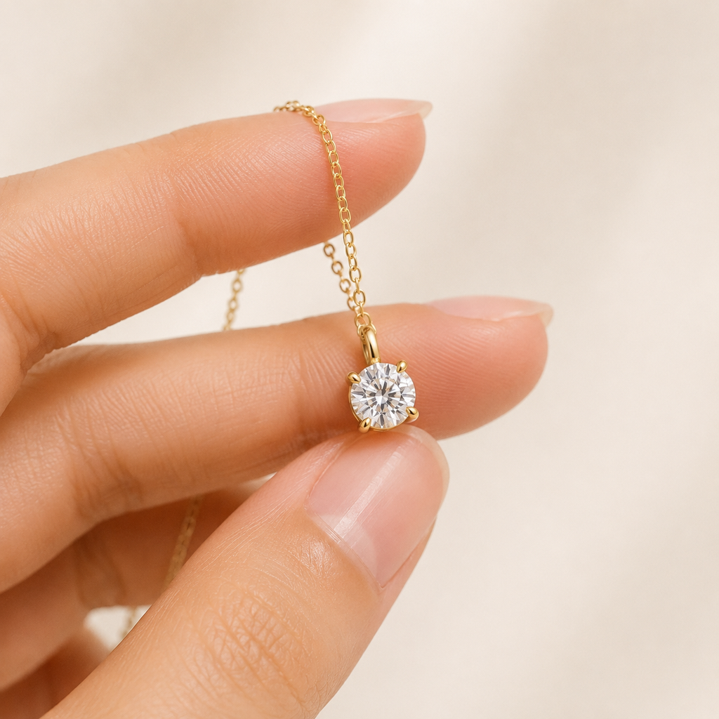 18K Yellow Gold Round Solitaire Diamond Pendant (1 Carat)