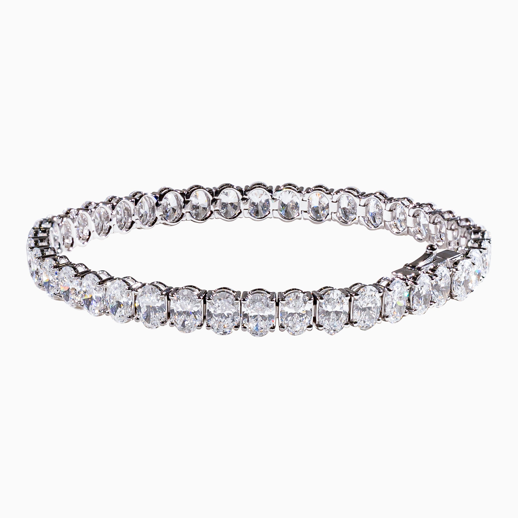 18K White Gold Oval Diamond Tennis Bracelet（0.30 ct）