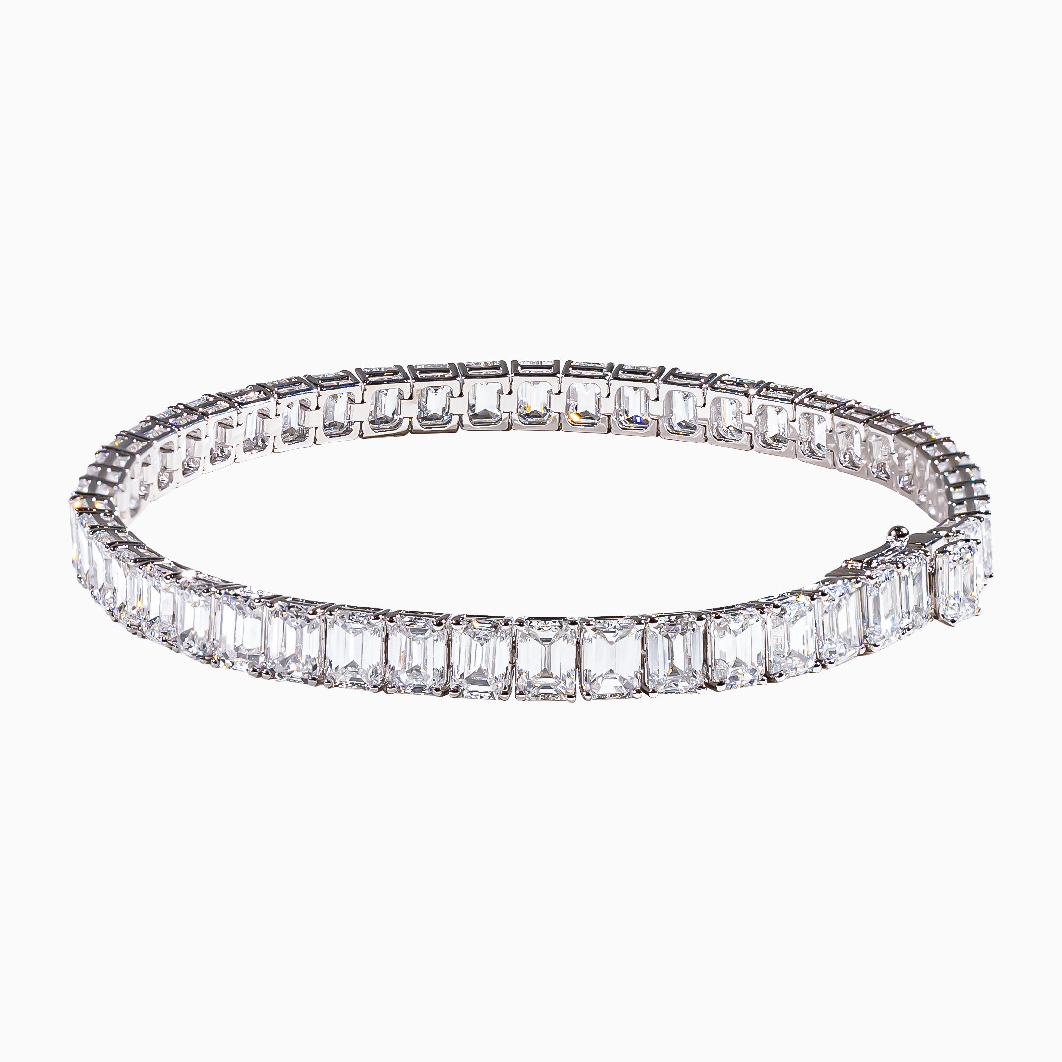 18K White Gold Emerald-Cut Diamond Tennis Bracelet（0.30 ct)