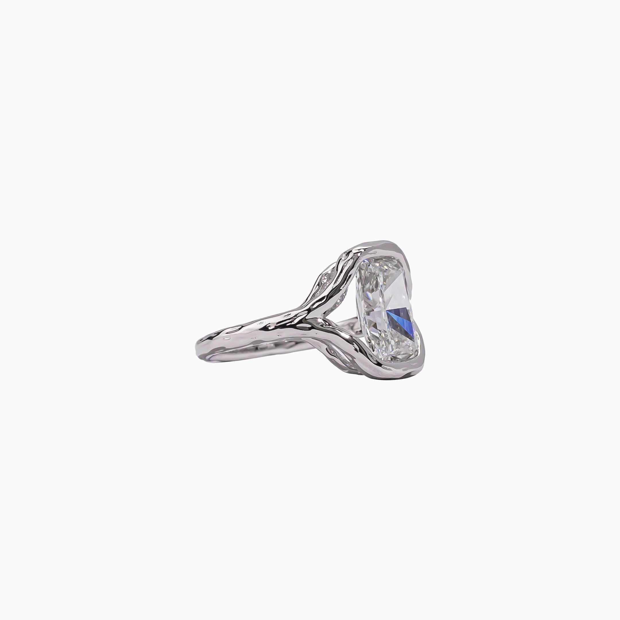 18K White Gold Emerald-Cut Diamond Ring
