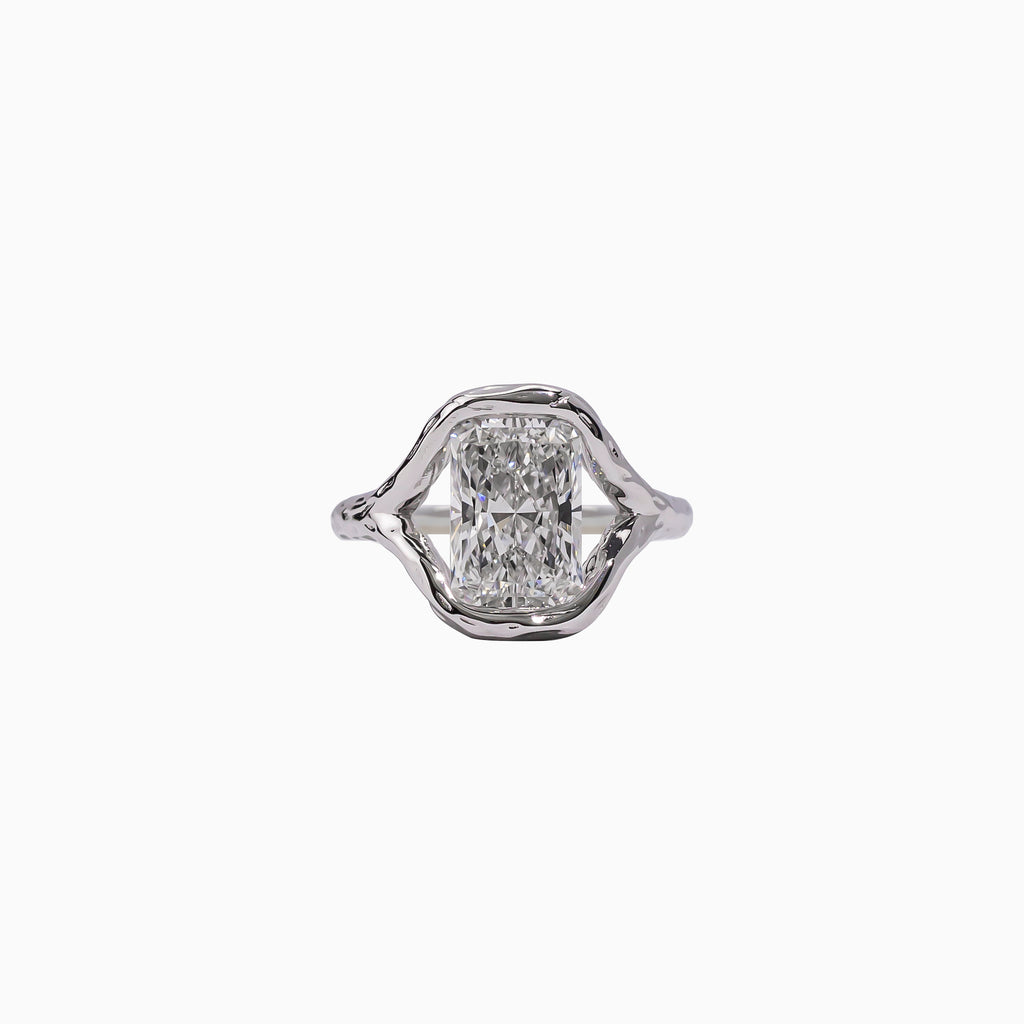 18K White Gold Emerald-Cut Diamond Ring
