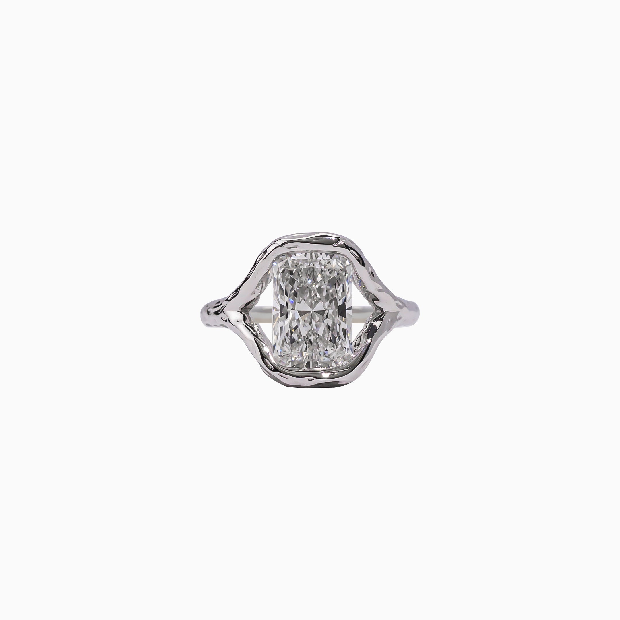 18K White Gold Emerald-Cut Diamond Ring