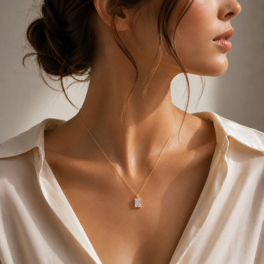 18K Yellow Gold Radiant Diamond Solitaire Pendant(1 Carat)